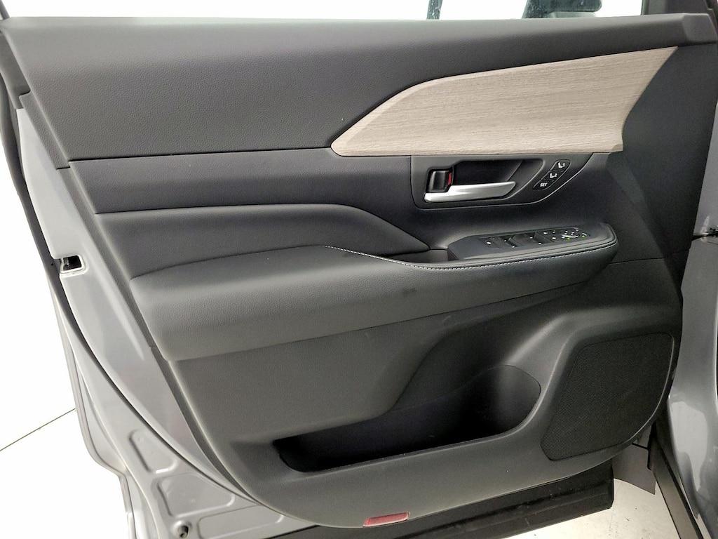 used 2025 Toyota Grand Highlander car, priced at $56,998