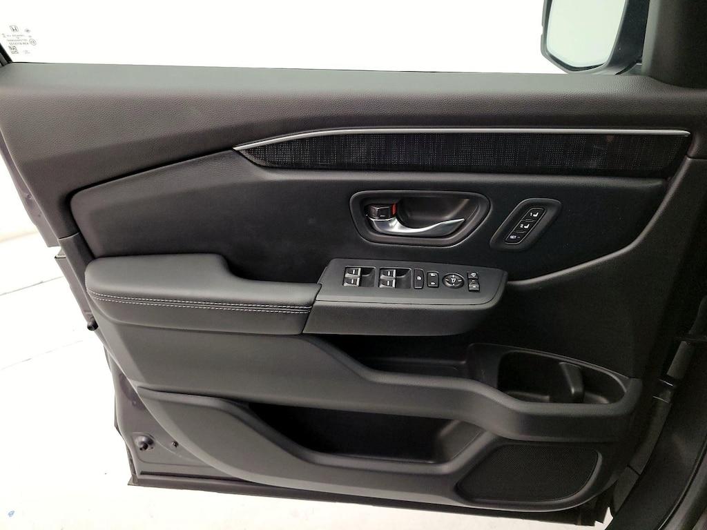 used 2024 Honda Pilot car, priced at $43,998