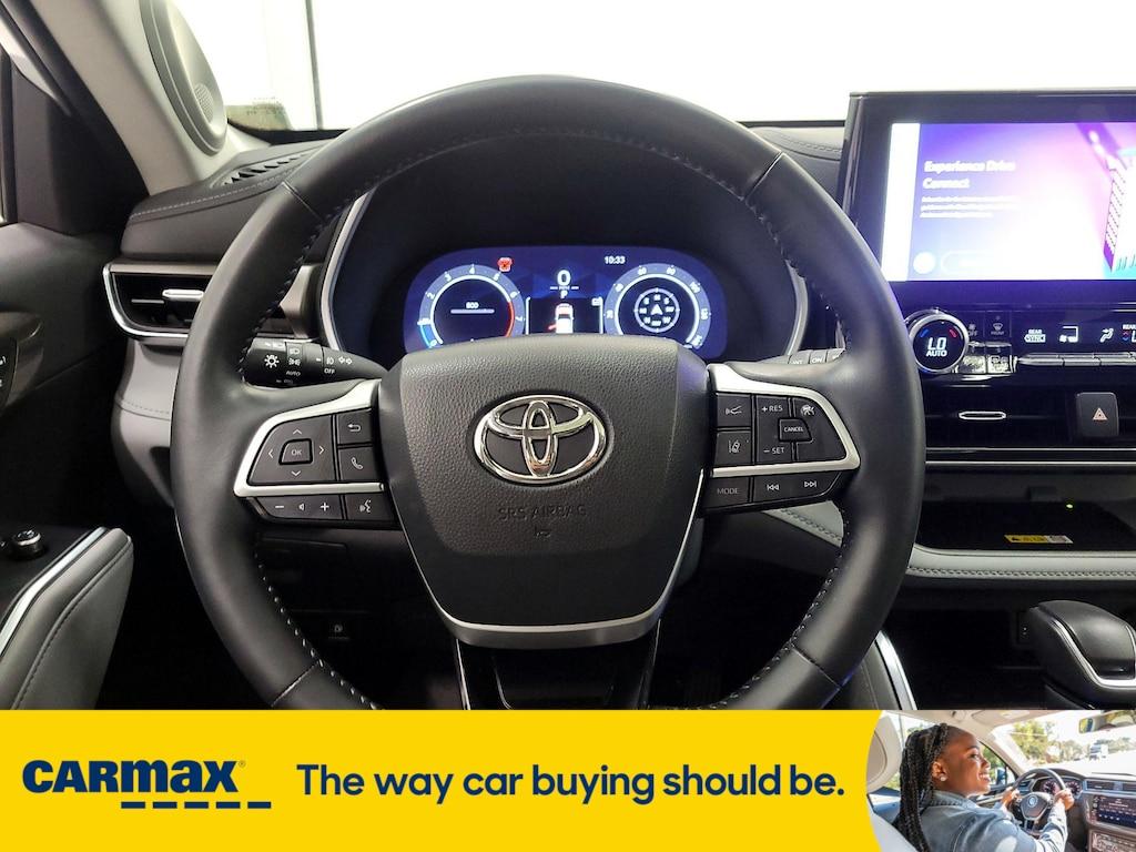 used 2023 Toyota Highlander car, priced at $42,998