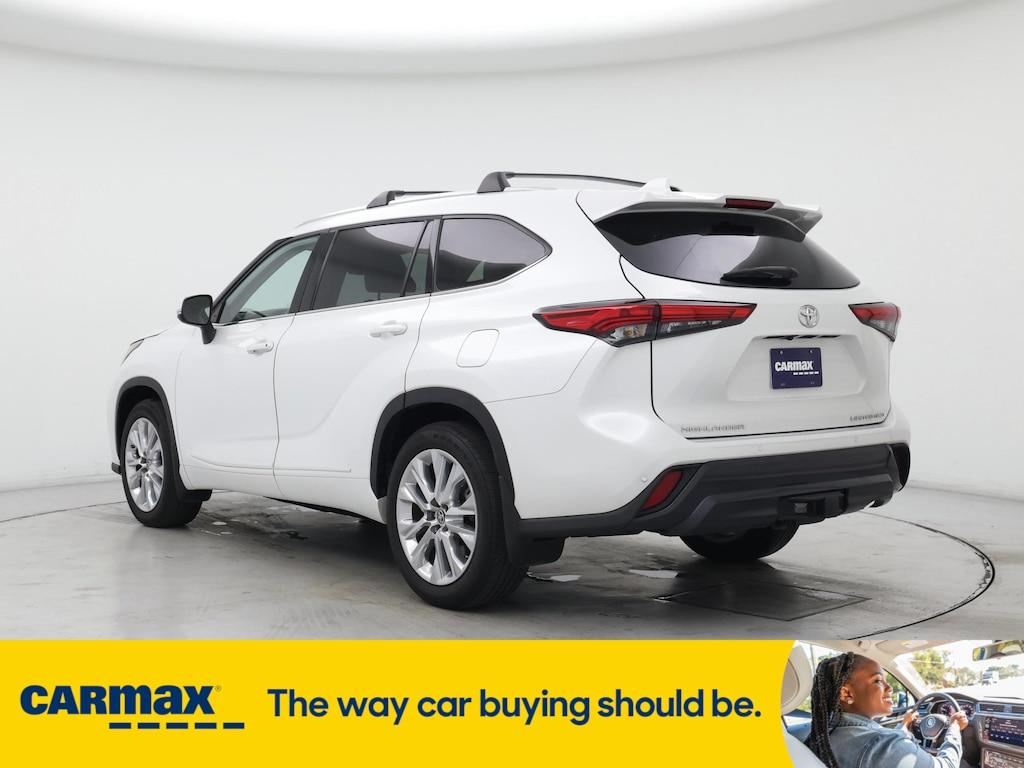 used 2023 Toyota Highlander car, priced at $42,998