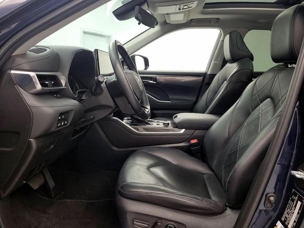 used 2021 Toyota Highlander car, priced at $35,998