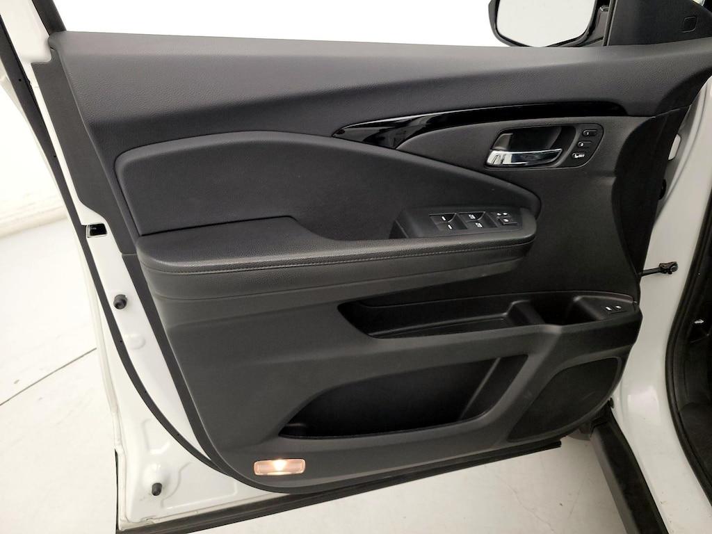 used 2022 Honda Pilot car, priced at $32,998