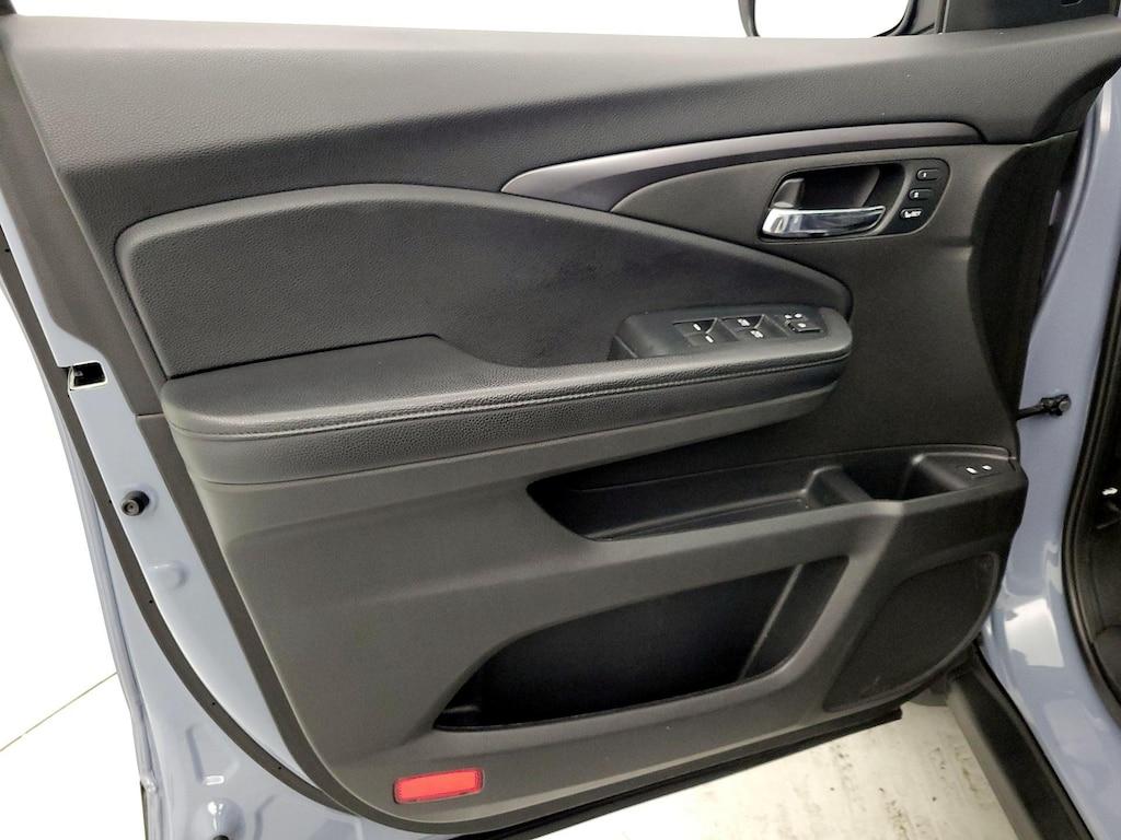 used 2022 Honda Pilot car, priced at $32,998