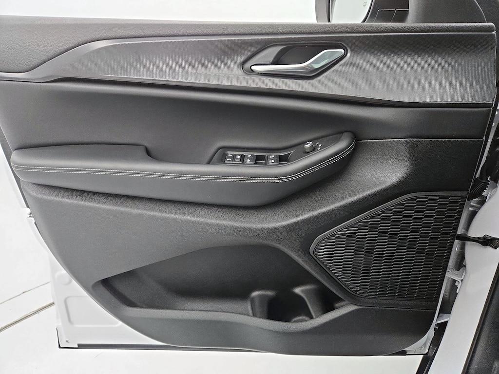 used 2025 Jeep Grand Cherokee car, priced at $34,998