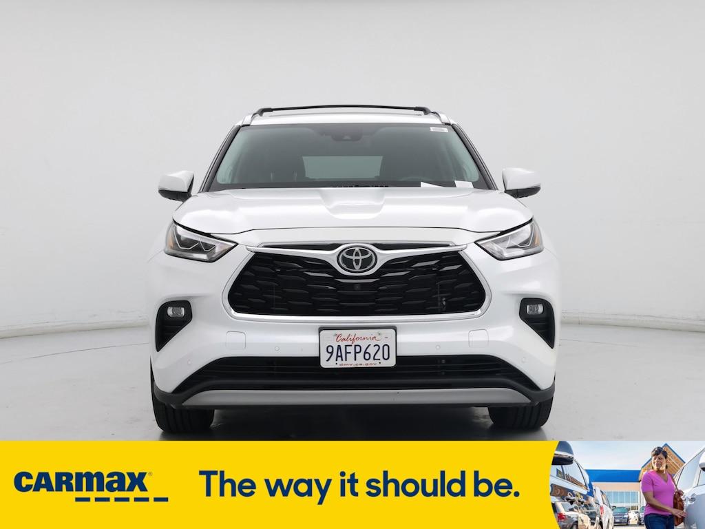 used 2022 Toyota Highlander car, priced at $46,998