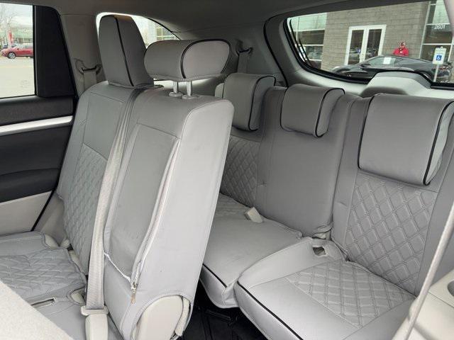 used 2019 Toyota Highlander car, priced at $23,794