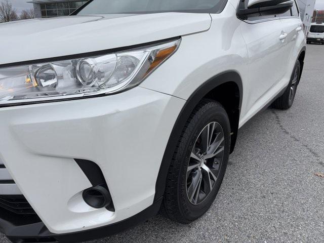 used 2019 Toyota Highlander car, priced at $23,794