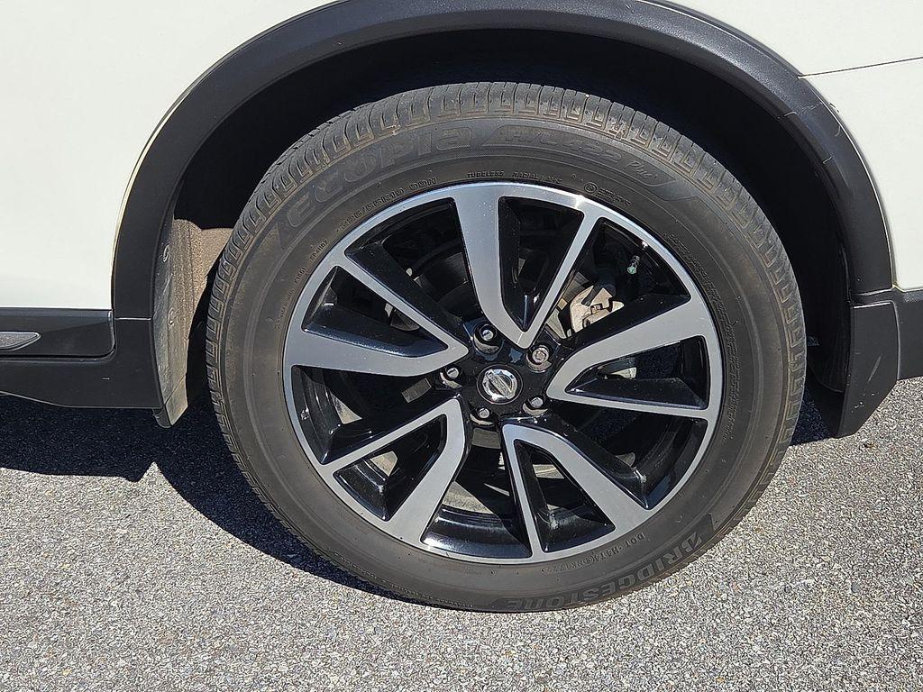 used 2019 Nissan Rogue car, priced at $17,259