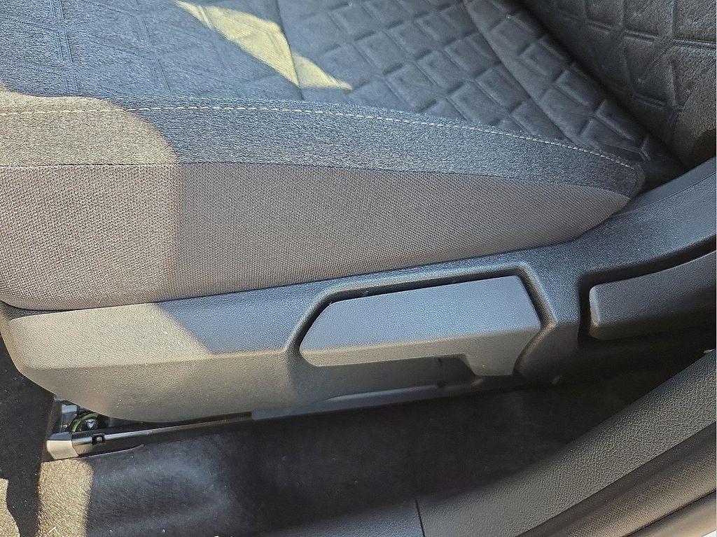 new 2025 Nissan Kicks car, priced at $27,501