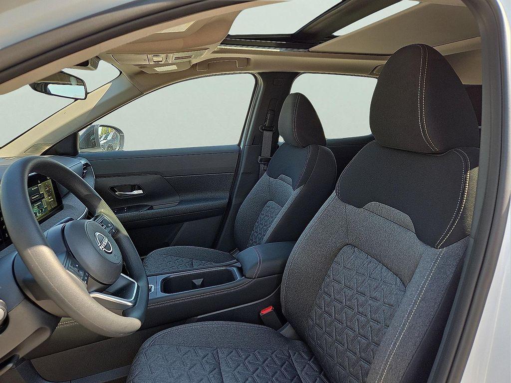 new 2025 Nissan Kicks car, priced at $27,501