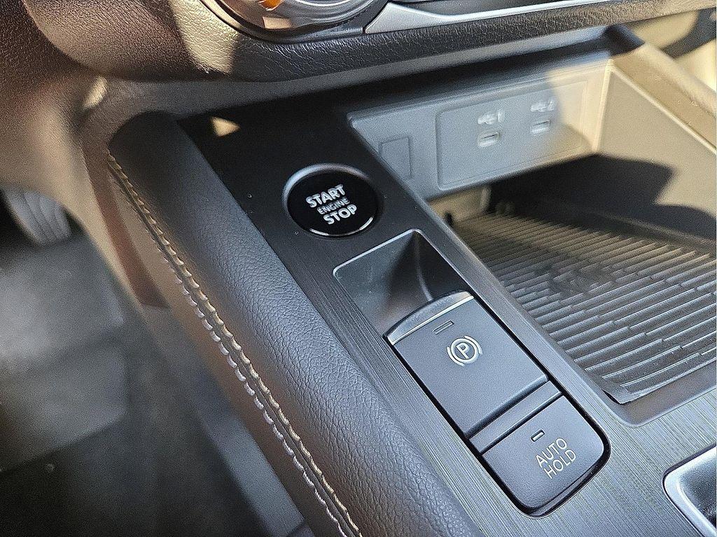 new 2025 Nissan Kicks car, priced at $27,501