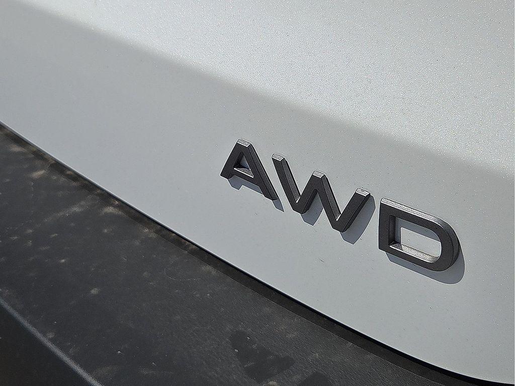 new 2025 Nissan Kicks car, priced at $27,501