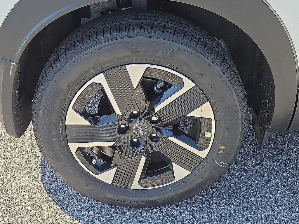 new 2025 Nissan Kicks car, priced at $27,501