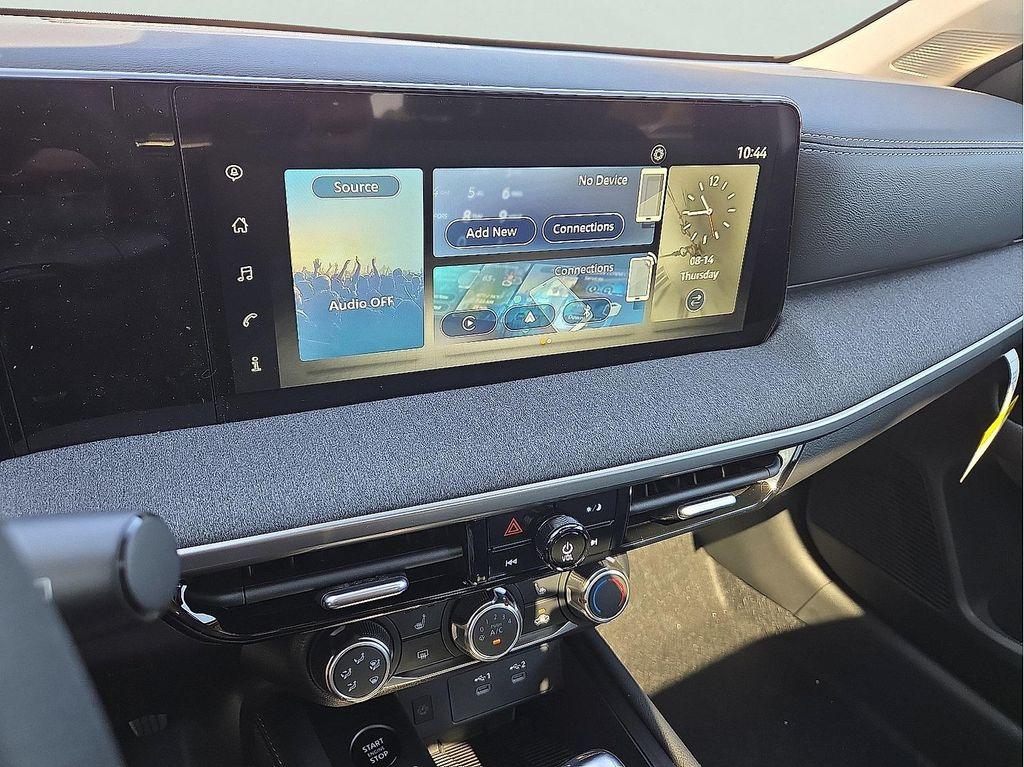 new 2025 Nissan Kicks car, priced at $27,501