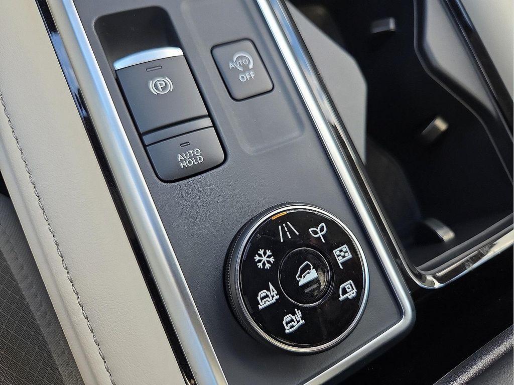 new 2025 Nissan Pathfinder car, priced at $41,212