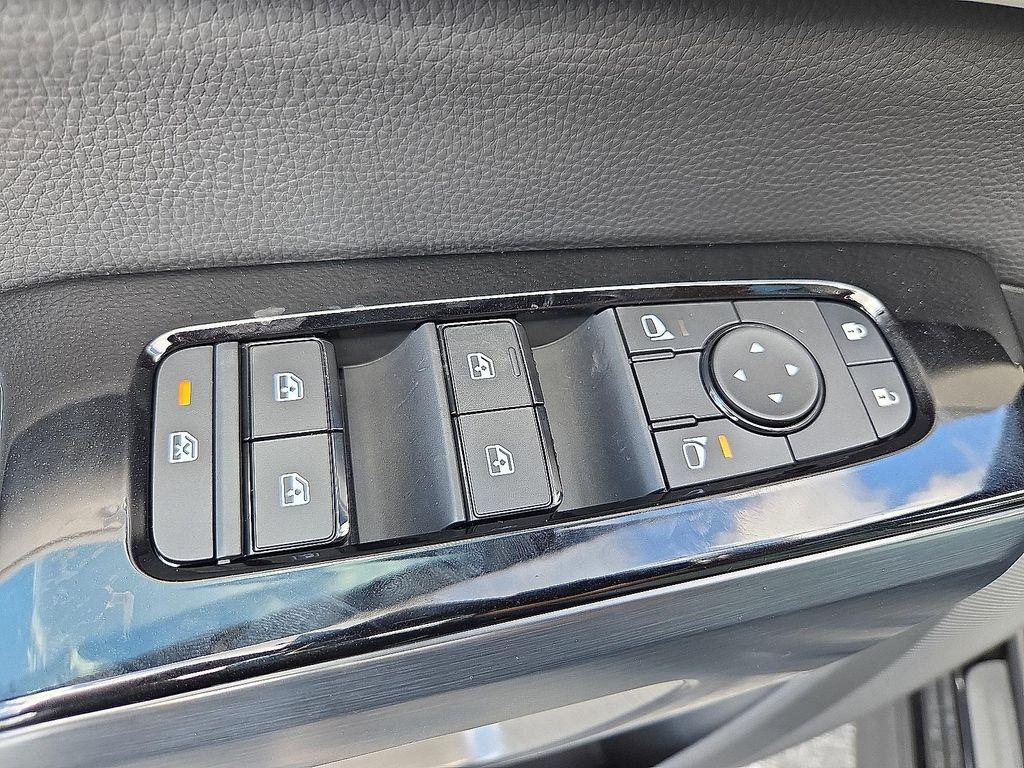 new 2025 Nissan Pathfinder car, priced at $41,212