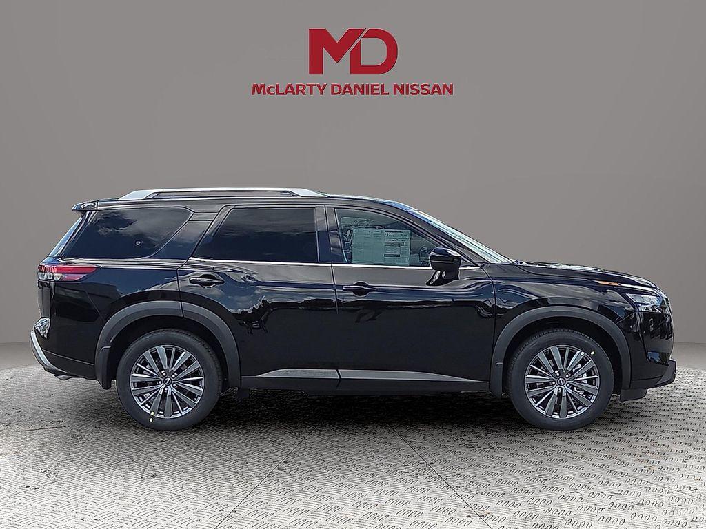 new 2025 Nissan Pathfinder car, priced at $41,212