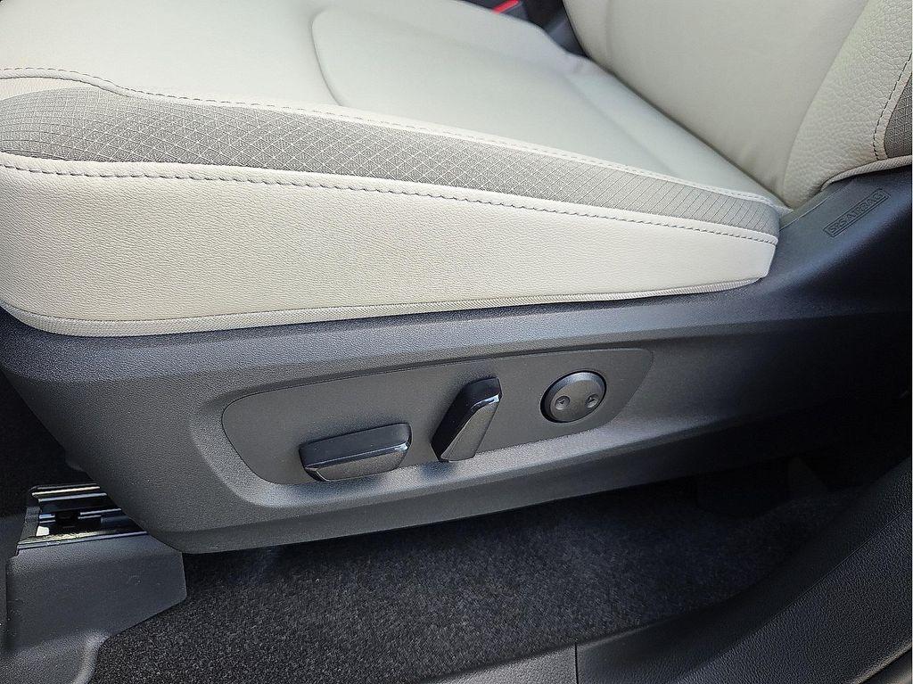 new 2025 Nissan Pathfinder car, priced at $41,212