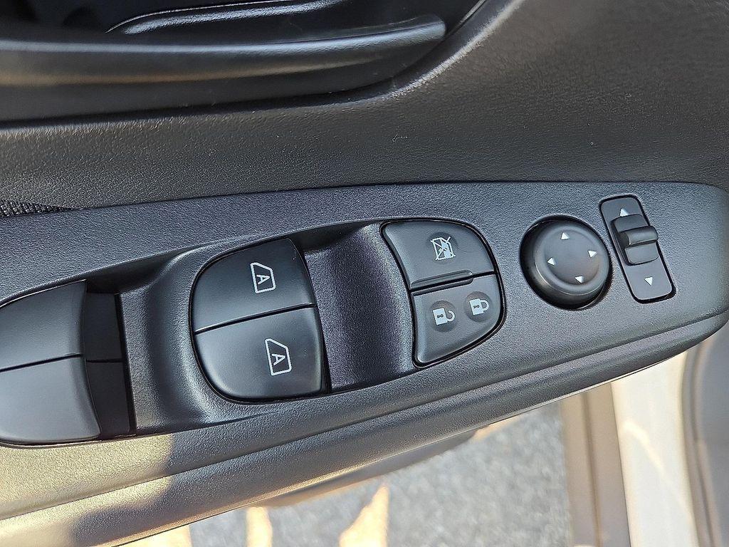 new 2025 Nissan Kicks car, priced at $23,414