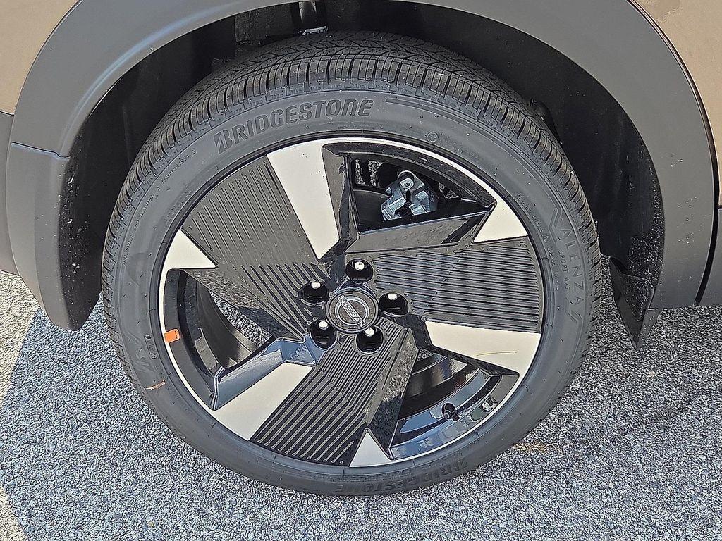 new 2025 Nissan Kicks car, priced at $29,724