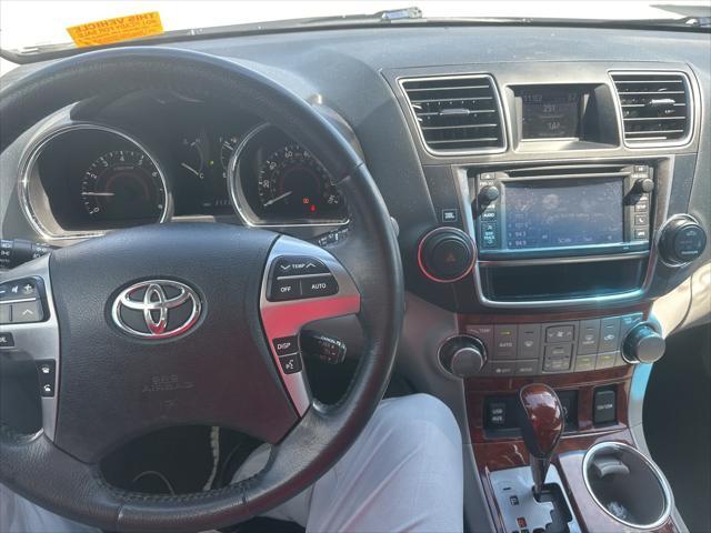 used 2013 Toyota Highlander car, priced at $15,949