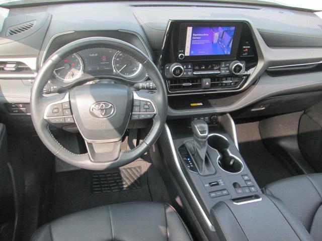 used 2023 Toyota Highlander car, priced at $35,846