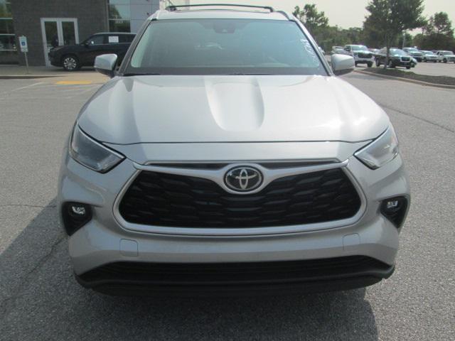 used 2023 Toyota Highlander car, priced at $35,846