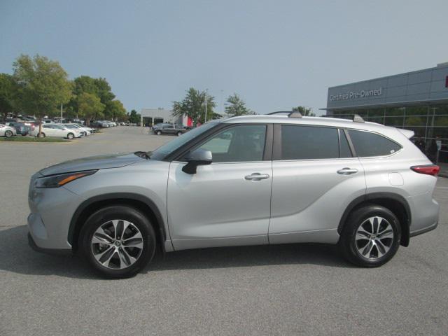 used 2023 Toyota Highlander car, priced at $35,846