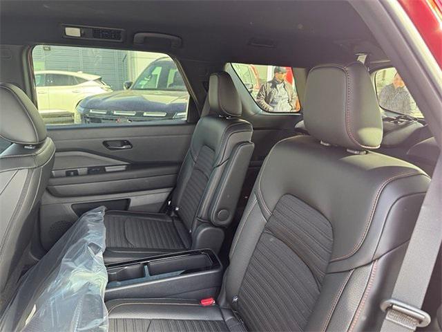 new 2025 Nissan Pathfinder car, priced at $40,753