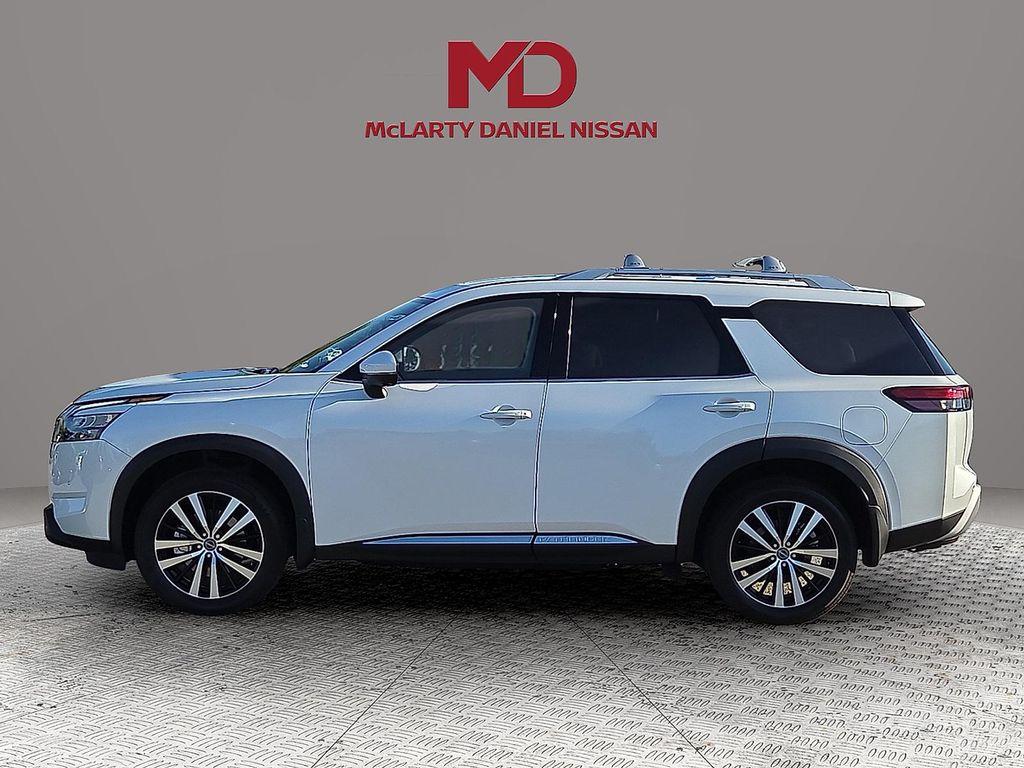new 2025 Nissan Pathfinder car, priced at $48,950