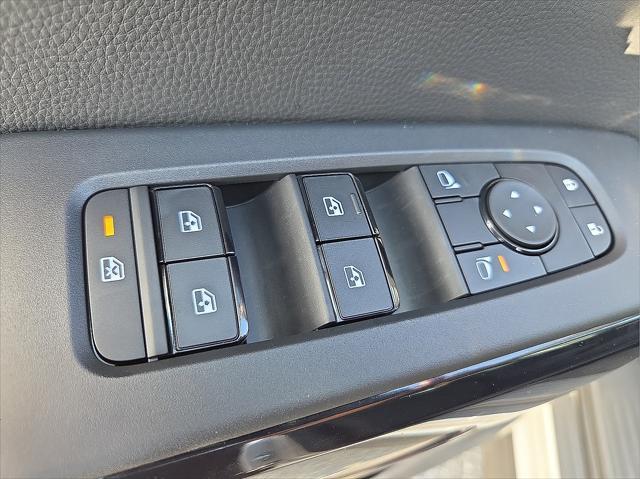 new 2025 Nissan Pathfinder car, priced at $36,915