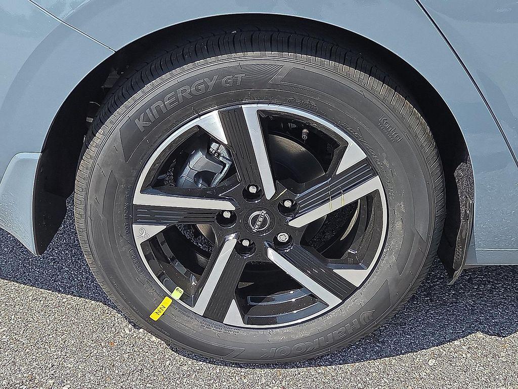 new 2025 Nissan Sentra car, priced at $21,016