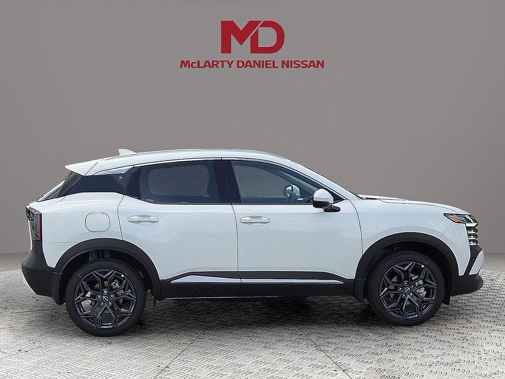 new 2025 Nissan Kicks car, priced at $29,912