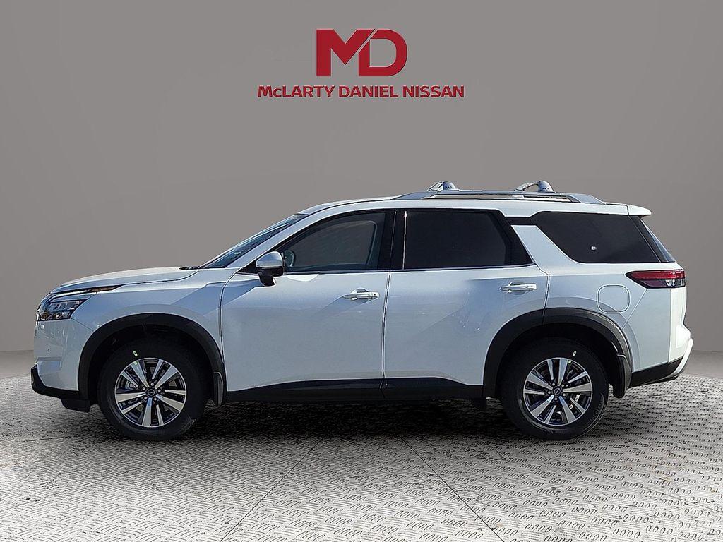 new 2025 Nissan Pathfinder car, priced at $42,040