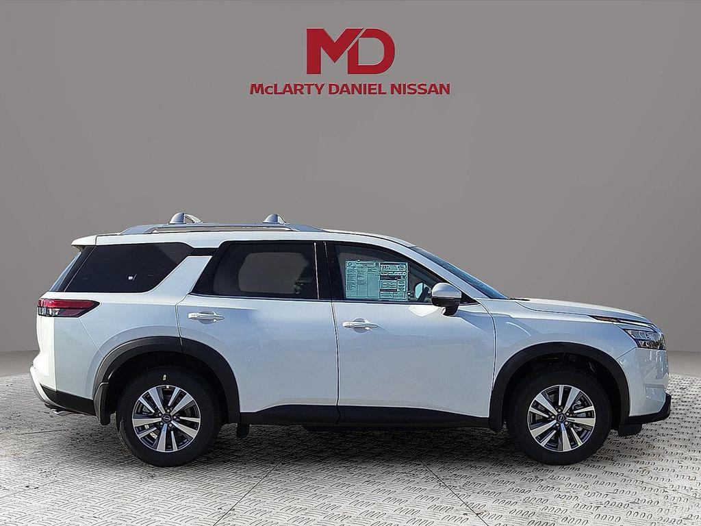 new 2025 Nissan Pathfinder car, priced at $42,040