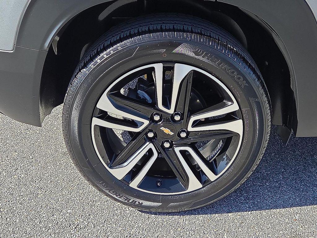 used 2024 Chevrolet TrailBlazer car, priced at $25,498