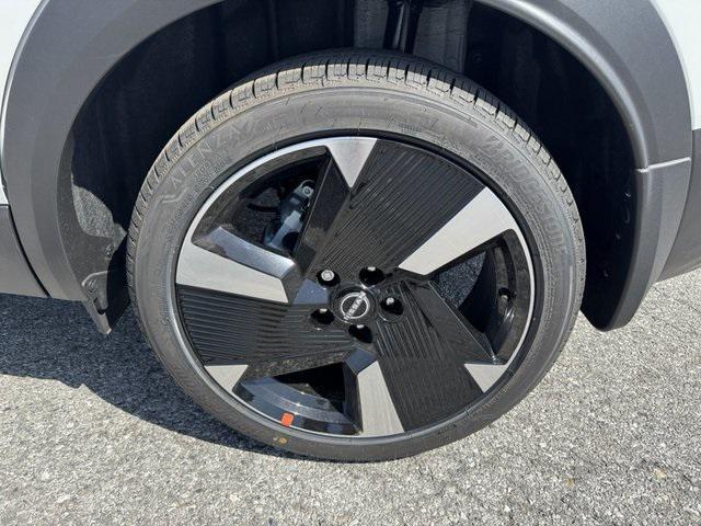 new 2025 Nissan Kicks car, priced at $29,205
