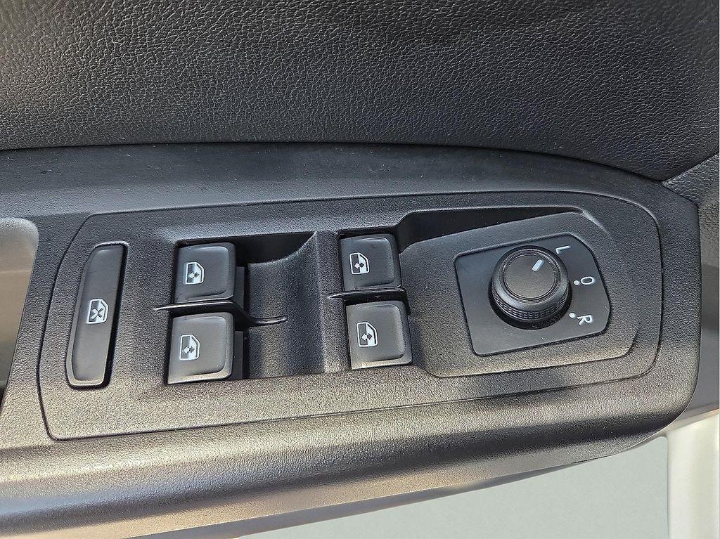 used 2020 Volkswagen Atlas Cross Sport car, priced at $23,999