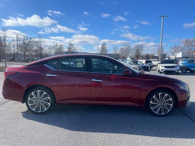 used 2023 Nissan Altima car, priced at $29,899