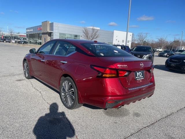 used 2023 Nissan Altima car, priced at $29,899