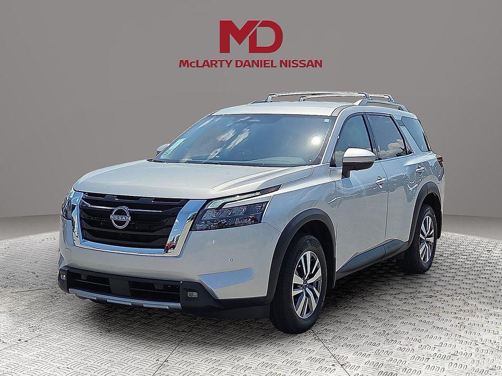 new 2025 Nissan Pathfinder car, priced at $43,825