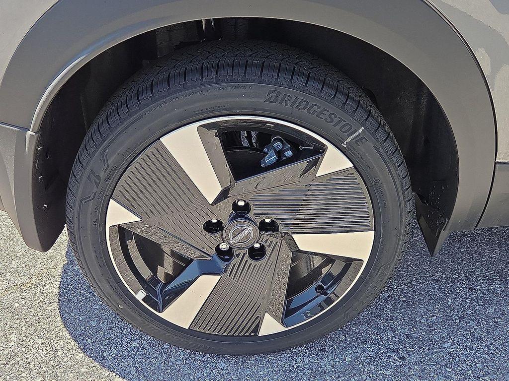 new 2025 Nissan Kicks car, priced at $28,237