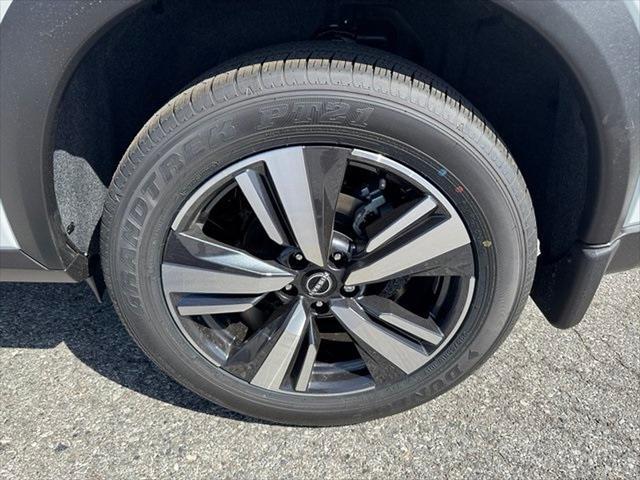 new 2025 Nissan Rogue car, priced at $41,942