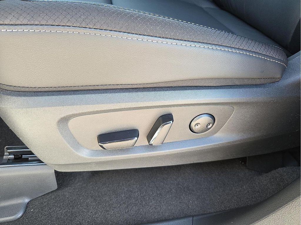 new 2025 Nissan Pathfinder car, priced at $42,500