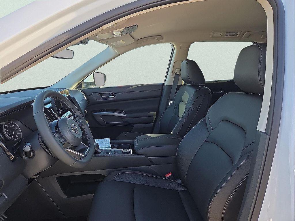 new 2025 Nissan Pathfinder car, priced at $42,500