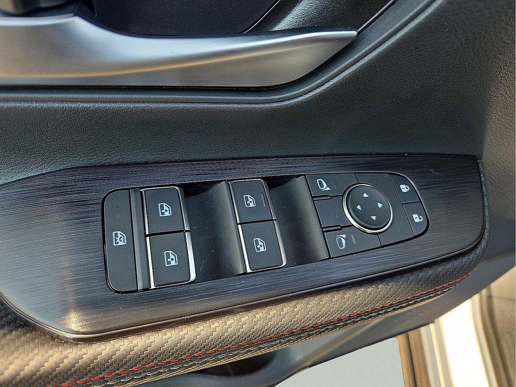 new 2025 Nissan Kicks car, priced at $27,962