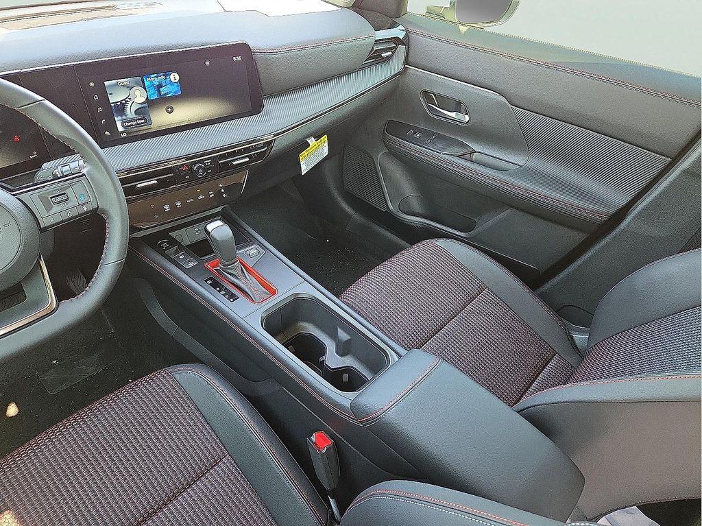 new 2025 Nissan Kicks car, priced at $27,962