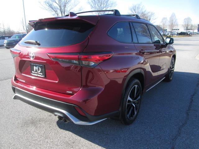 used 2022 Toyota Highlander car, priced at $36,311