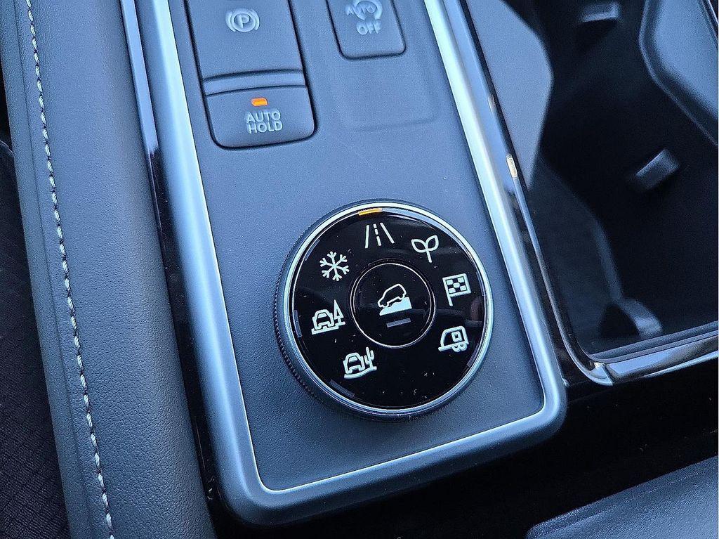 new 2025 Nissan Pathfinder car, priced at $45,300