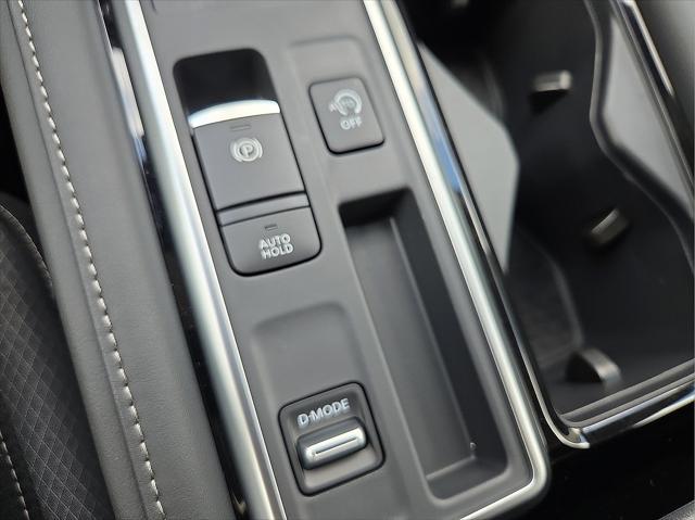 new 2025 Nissan Pathfinder car, priced at $38,342